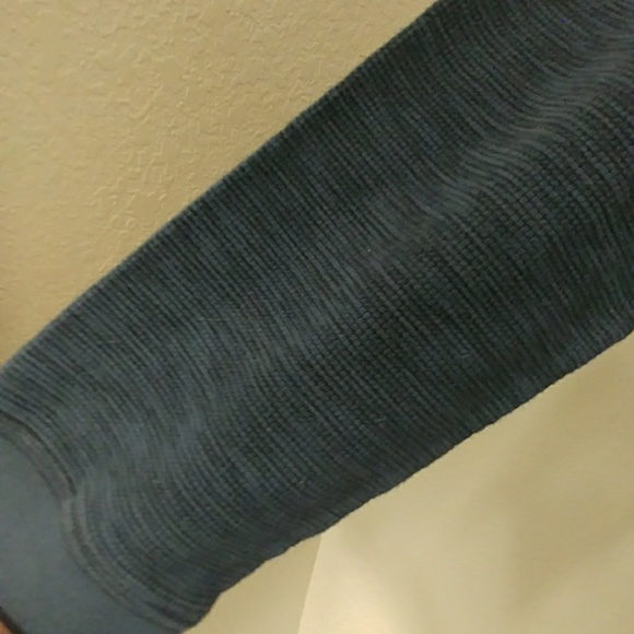 Rock & Republic Microstriped Henley Top - Picture 5 of 8